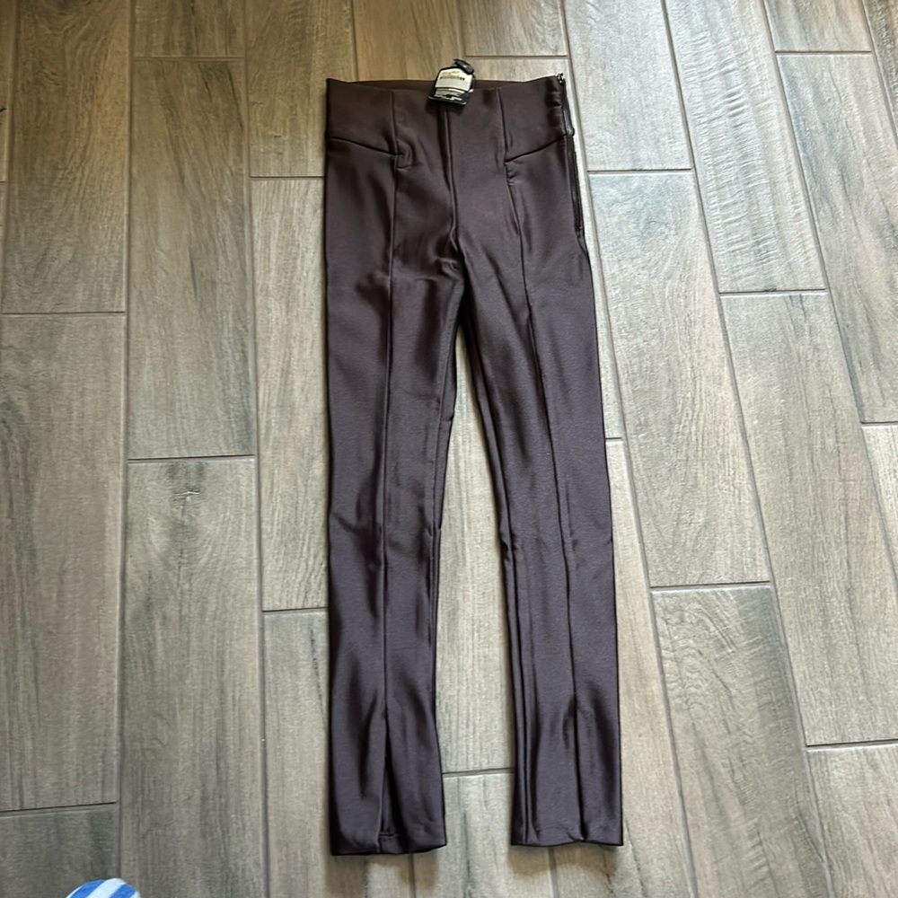 Le lis blanc deux plum pants
